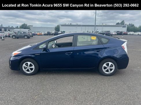 Used 2012 Toyota Prius Two FWD image 7