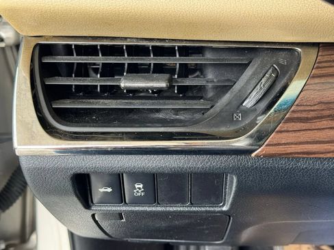 Used 2015 Toyota Avalon XLE Premium FWD image 36