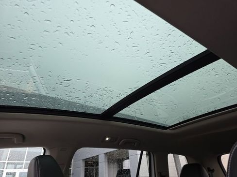 Used 2023 Volkswagen Atlas SE w/ Panoramic Sunroof Package image 32