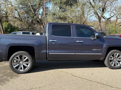 Used 2018 Chevrolet Silverado 1500 LTZ Z71 w/ Centennial Edition image 4