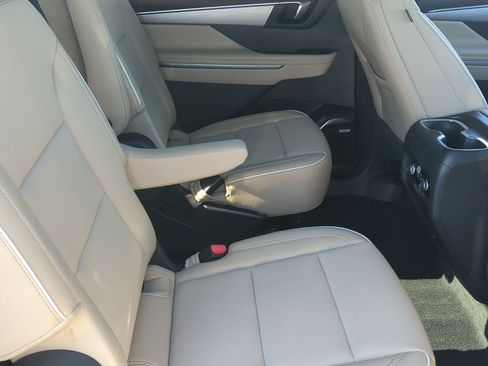 Used 2025 Buick Enclave Preferred image 27