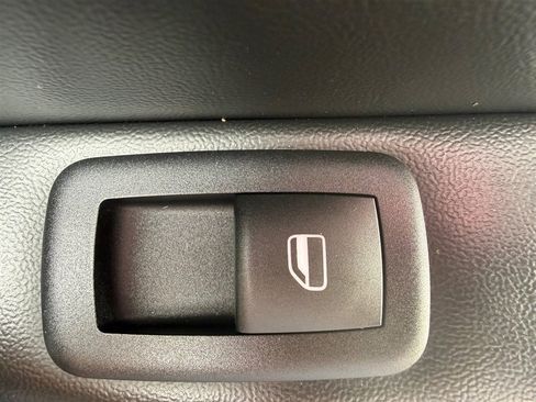 Used 2017 Jeep Grand Cherokee Laredo image 36