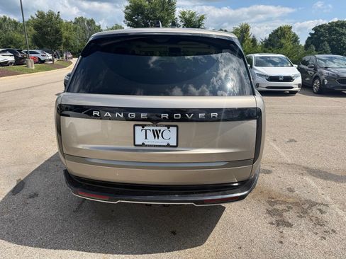 Used 2024 Land Rover Range Rover SE AWD/4WD image 6