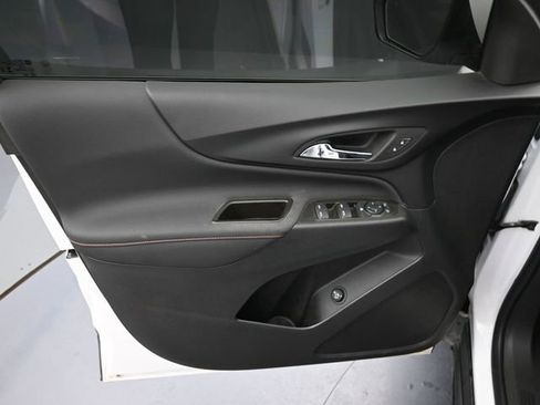Used 2023 Chevrolet Equinox RS image 27