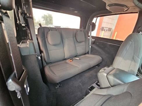 Used 2022 Jeep Wrangler Sport AWD/4WD image 30
