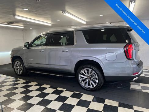 Used 2025 Chevrolet Suburban High Country AWD/4WD image 12