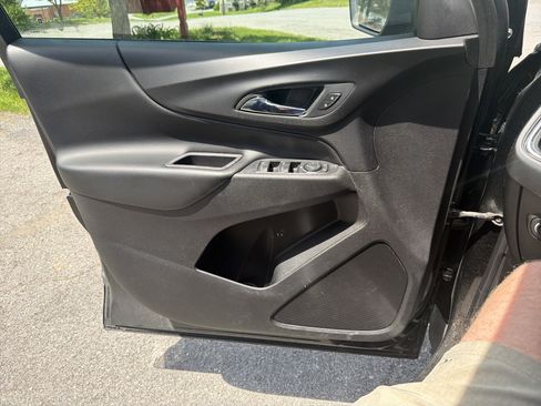 Used 2020 Chevrolet Equinox LT AWD/4WD image 16