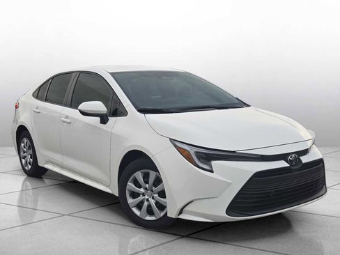 New 2026 Toyota Corolla LE image 2
