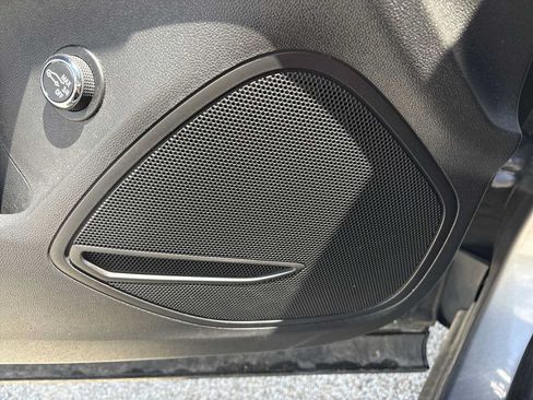 Used 2021 Buick Envision Essence w/ Sport Touring Package FWD image 25