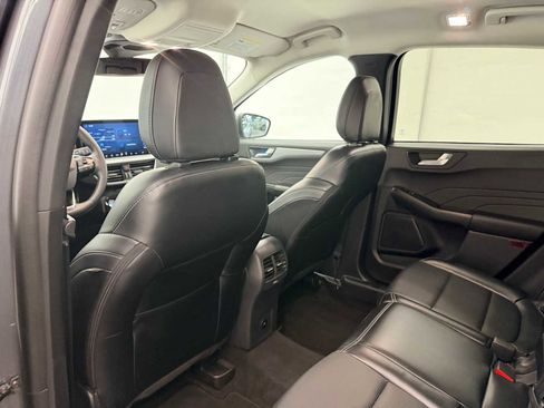 Used 2024 Ford Escape Platinum image 19