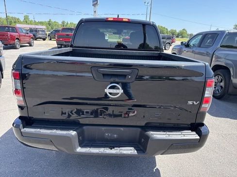 Used 2024 Nissan Frontier SV RWD image 12
