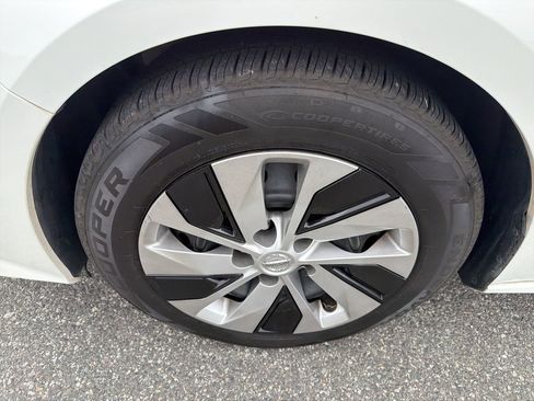 Used 2019 Nissan Altima 2.5 S FWD image 11