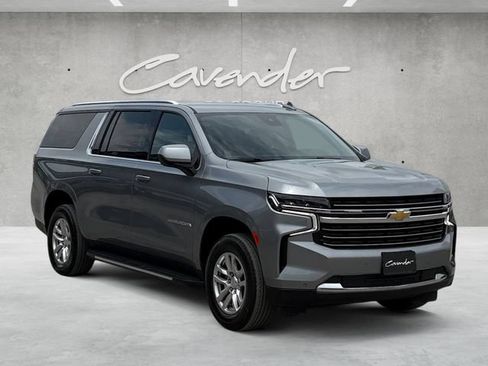 Used 2024 Chevrolet Suburban LT RWD image 2