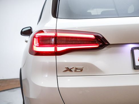 Used 2023 BMW X5 xDrive40i image 10