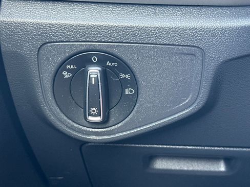 Used 2022 Volkswagen Atlas SE image 29