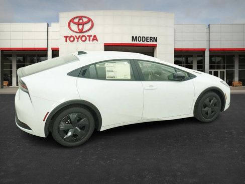 New 2026 Toyota Prius LE image 24