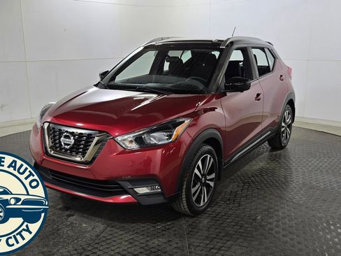 Used 2019 Nissan Kicks SR FWD image 3
