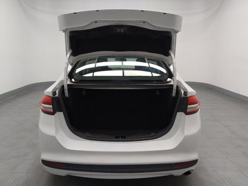 Used 2017 Ford Fusion SE image 29