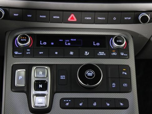 Used 2025 Hyundai Palisade SEL FWD image 24