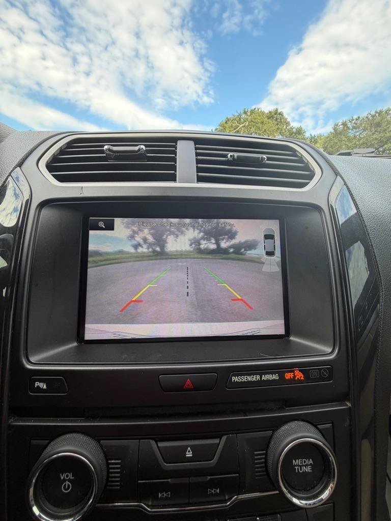 Used 2016 Ford Explorer XLT w/ Equipment Group 202A FWD image 31