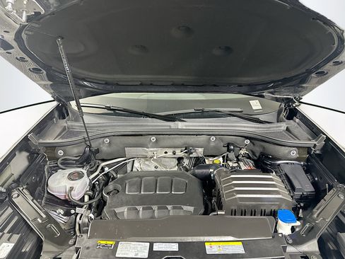 Used 2025 Volkswagen Atlas Cross Sport SE image 36