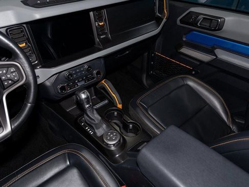 Used 2023 Ford Bronco Badlands image 18