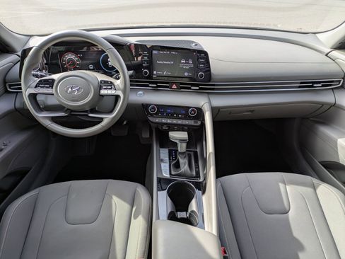 Used 2021 Hyundai Elantra SEL w/ Convenience Package image 25