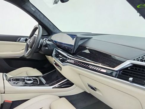 Used 2026 BMW X7 M60i AWD/4WD image 19