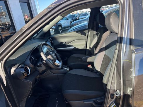 Used 2020 Nissan Kicks SV image 25