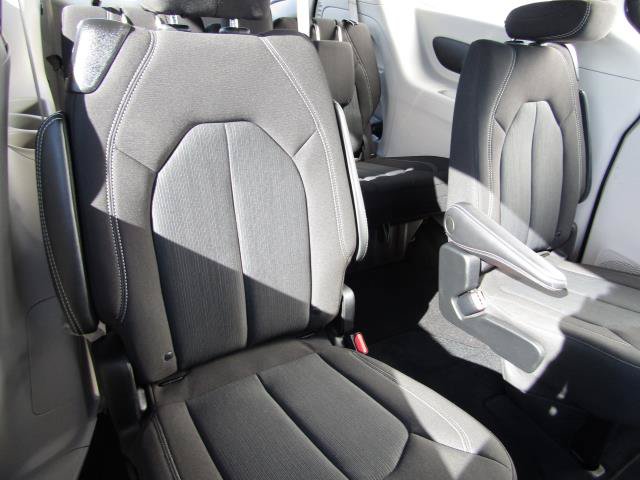 Used 2023 Chrysler Voyager LX FWD image 3