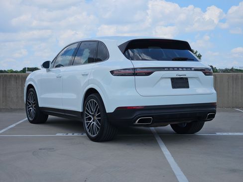 Certified 2023 Porsche Cayenne AWD/4WD image 3