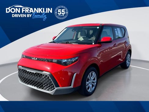 Used 2025 Kia Soul LX FWD image 1
