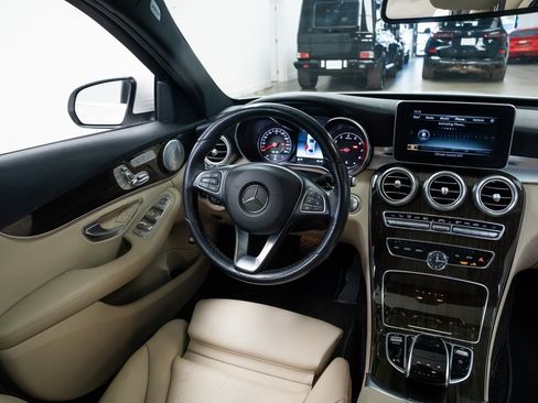 Used 2018 Mercedes-Benz C 300 4MATIC Sedan image 10