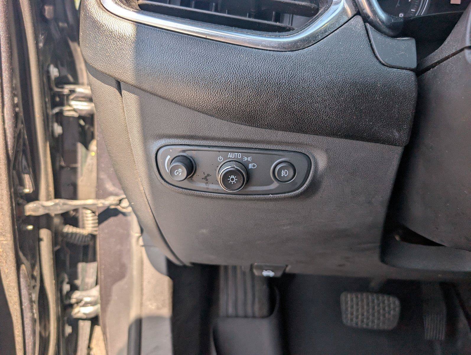 Used 2022 Chevrolet Equinox Premier FWD image 29