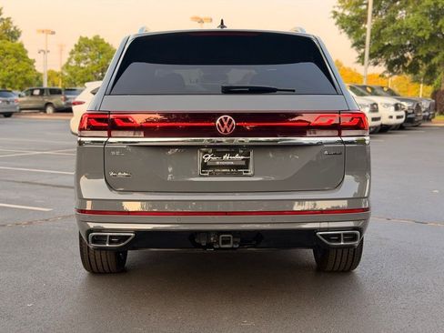 Used 2025 Volkswagen Atlas SEL Premium R-Line AWD/4WD image 14