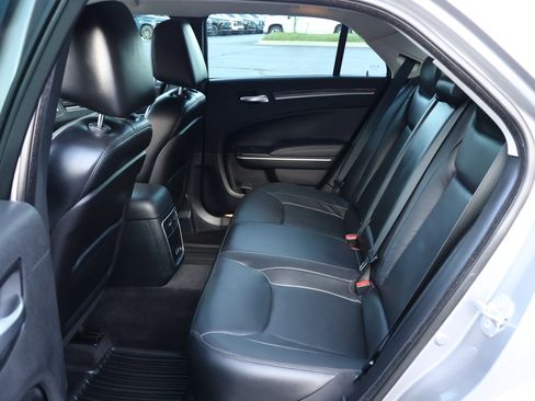 Used 2015 Chrysler 300 Limited w/ Driver Convenience Group RWD image 20