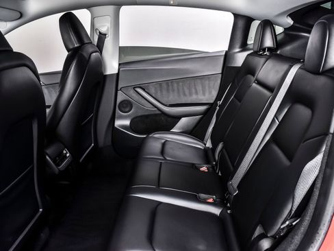 Used 2023 Tesla Model Y AWD image 18
