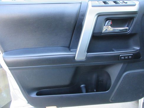 Used 2015 Toyota 4Runner Limited AWD/4WD image 27
