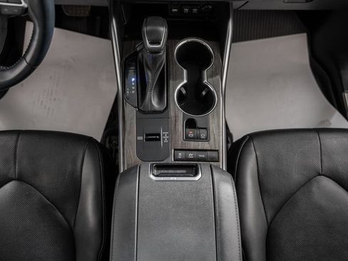 Used 2021 Toyota Highlander Platinum image 31