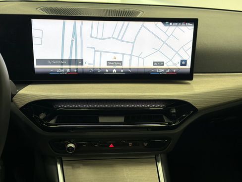 Used 2025 BMW 330i xDrive Sedan AWD/4WD image 30
