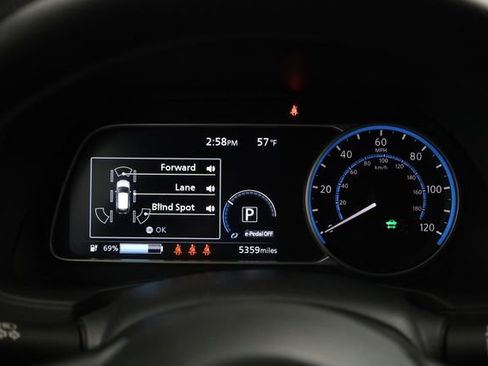 Used 2024 Nissan Leaf S image 16