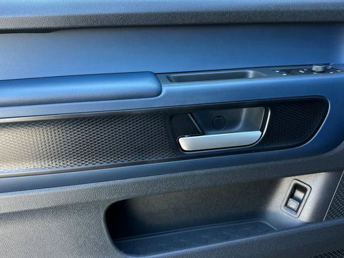 New 2025 Volkswagen ID. Buzz Pro S image 9