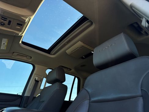 Used 2019 GMC Yukon Denali w/ Denali Ultimate Package image 35