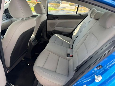 Used 2017 Hyundai Elantra SE FWD image 12