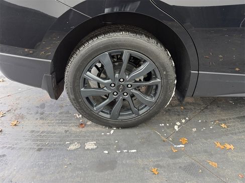 Used 2023 Chevrolet Equinox RS image 36