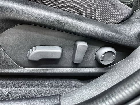 Used 2024 Subaru Crosstrek 2.0i Premium image 13