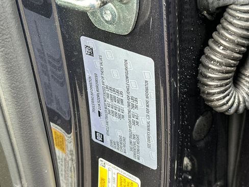 Used 2025 GMC Yukon Denali image 27