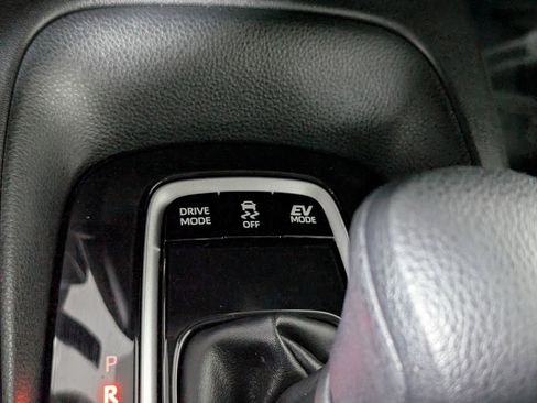 Certified 2025 Toyota Corolla LE image 33