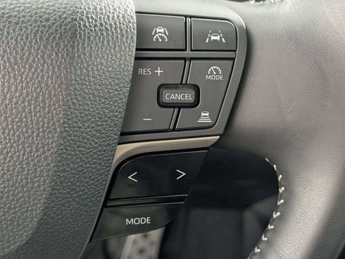 Used 2025 Toyota Camry SE FWD image 16