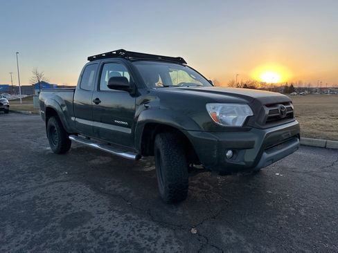 Used 2014 Toyota Tacoma 4x4 Access Cab V6 w/ SR5 Package image 12